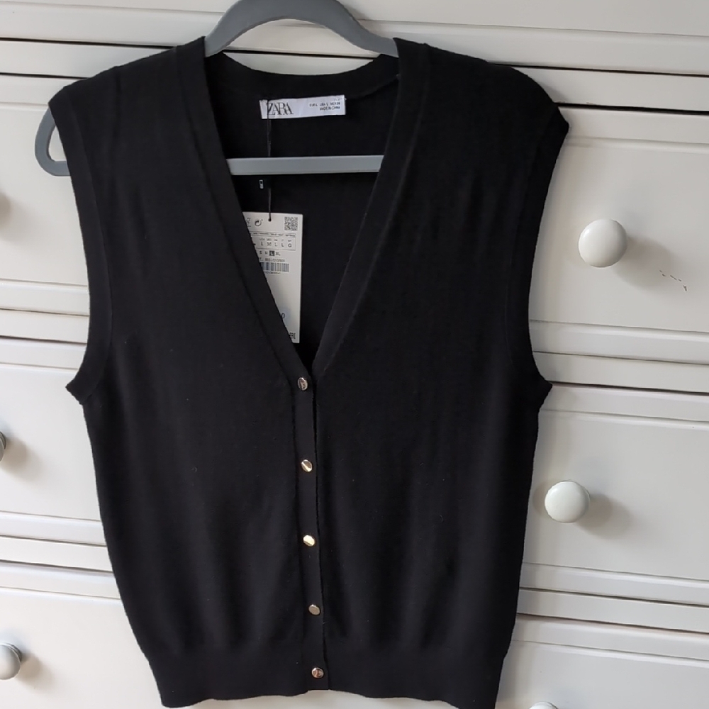 Zara Black Buttoned Sleeveless Vest